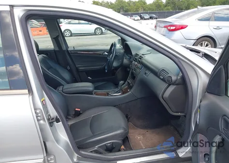 2003 Mercedes-Benz C 240 from USA, damaged, VIN WDBRF81J13F367677